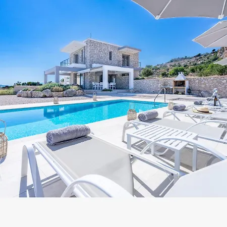 Red Rock Villa Sea View & Infinity Pool וילה *