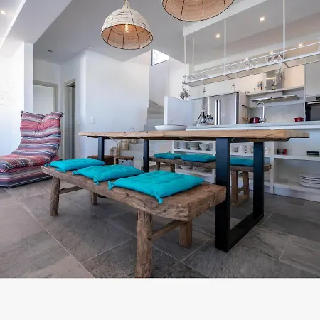 Red Rock Villa Sea View & Infinity Pool וילה